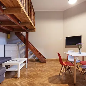 https://playhouse-apartments.krakowhotelspoland.com